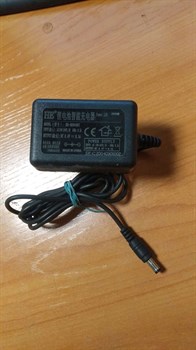 Зарядное устройство HB-0804005 для тележек CW 8,4V/0,5A (Charger) вертикальное 1000052 - фото 197243