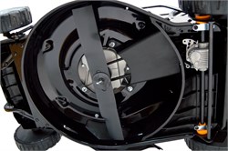 Газонокосилка бензиновая BLM2646SM PRO (2,6 кВт,сбор,мульч.,выброс зад./бок.,50л,шир.457мм,выс.25-70мм,регул.скор.и обор,самох,колес7/10) 10/8/шт/подд 06 03 011 102 - фото 392286